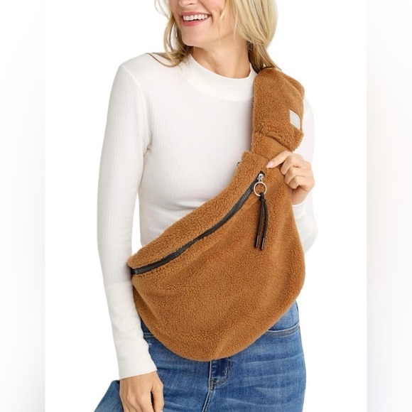 Free People Handbags - Free People Movement Overachiever Sherpa Sling Bag